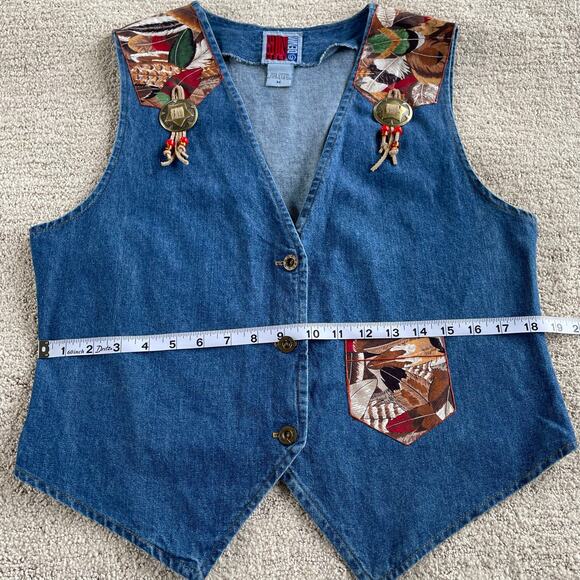 🔥VTG 90s Sunbelt Denim Vest Western Boho Ethnic Feathers print Patched Chains M - Picture 13 of 16